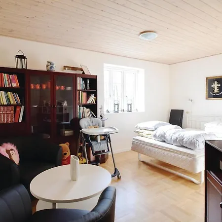 Vakantiehuis Three-bedroom Holiday In Stouby