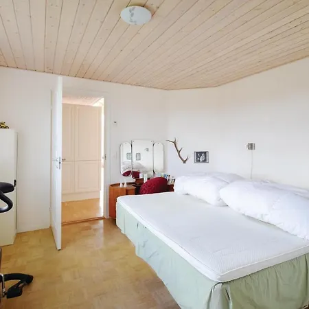 Three-bedroom Holiday In